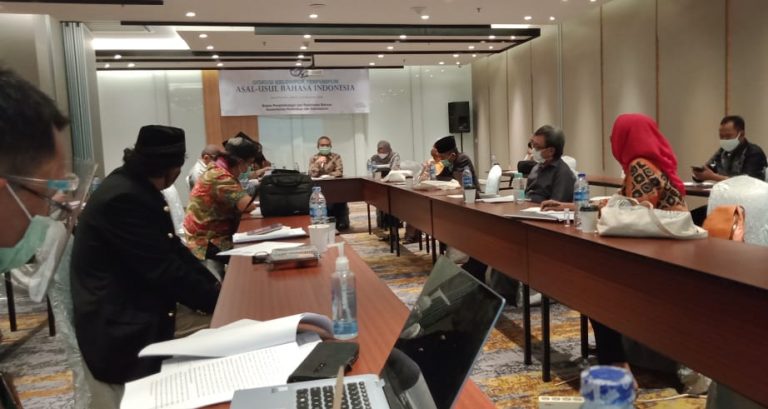Akademisi dan Budayawan Aceh Ikuti DKT Asal-Usul Bahasa Indonesia