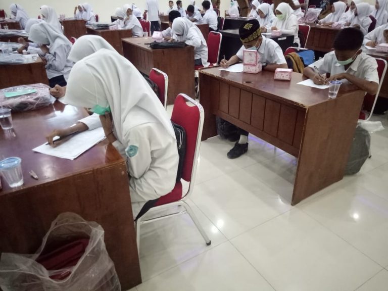 Bengkel Sastra Ajang Melatih Kreativitas Siswa