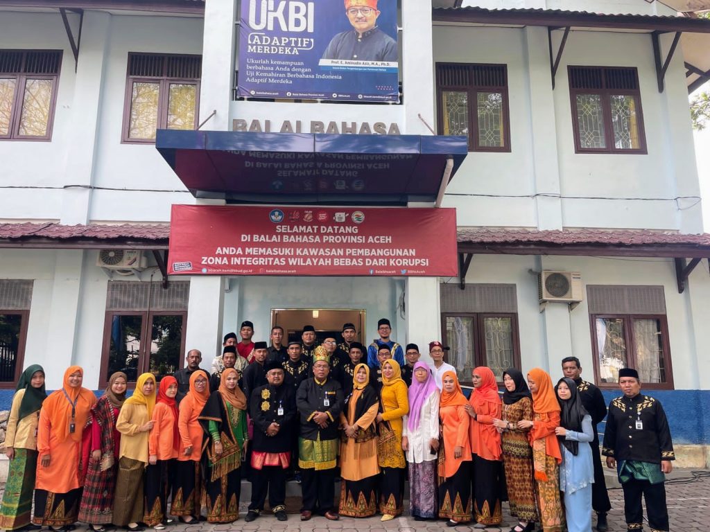 Foto bersama usai upacara Hardiknas 2022