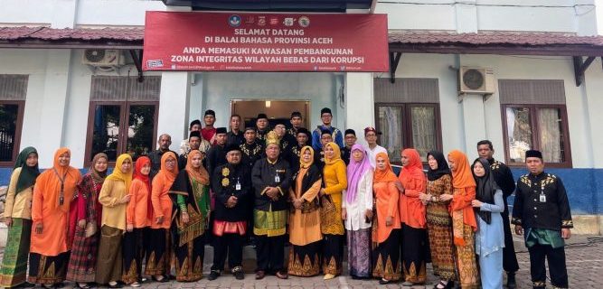 Foto bersama usai upacara Hardiknas 2022