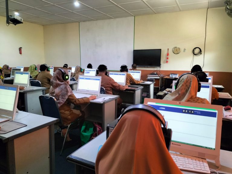 Sosialisasi dan Pelaksanaan UKBI Adaptif Merdeka bagi Kepala SMP, Kepala SMA/SMK, dan Dosen di Kabupaten Aceh Barat