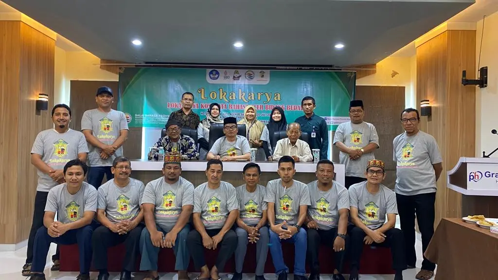 foto bersama peserta lokakarya kamus budaya