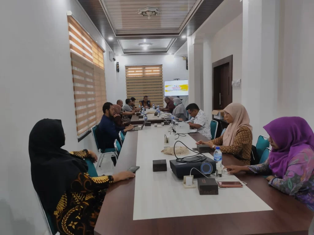 Peserta saling berdiskusi mengenai kosakata dalam SKBD 2022