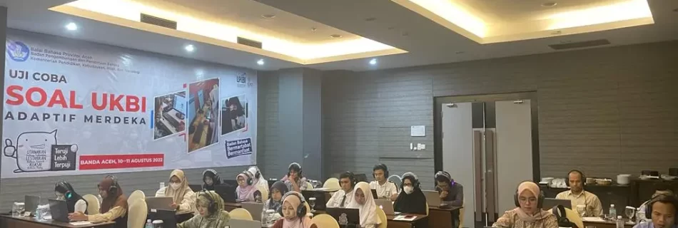 Peserta tampak serius mengikuti UKBI di Kyriad Muraya