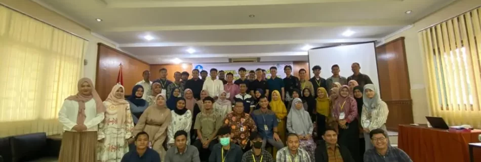 Foto bersama dalam acara Bengkel Sastra Duta Bahasa Provinsi Aceh
