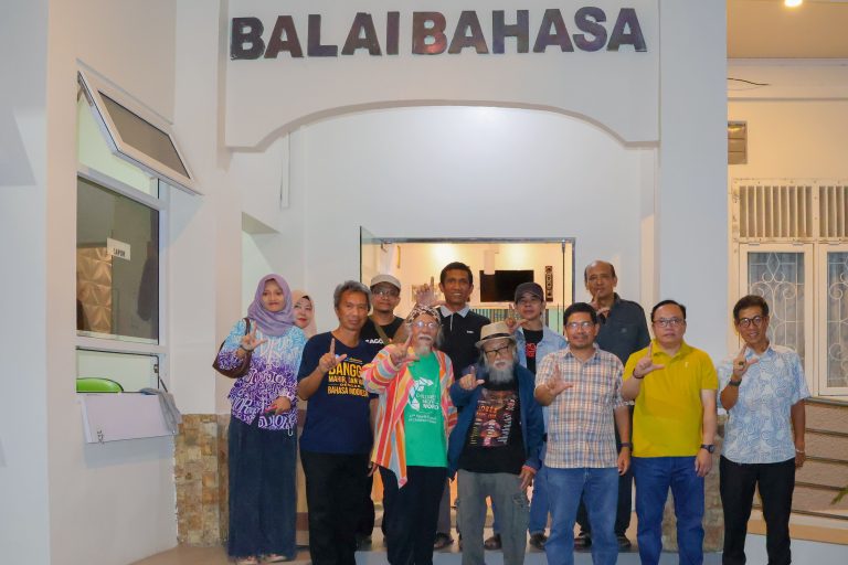 Bincang Santai Pengembangan Sastra Bersama Presiden Penyair Indonesia